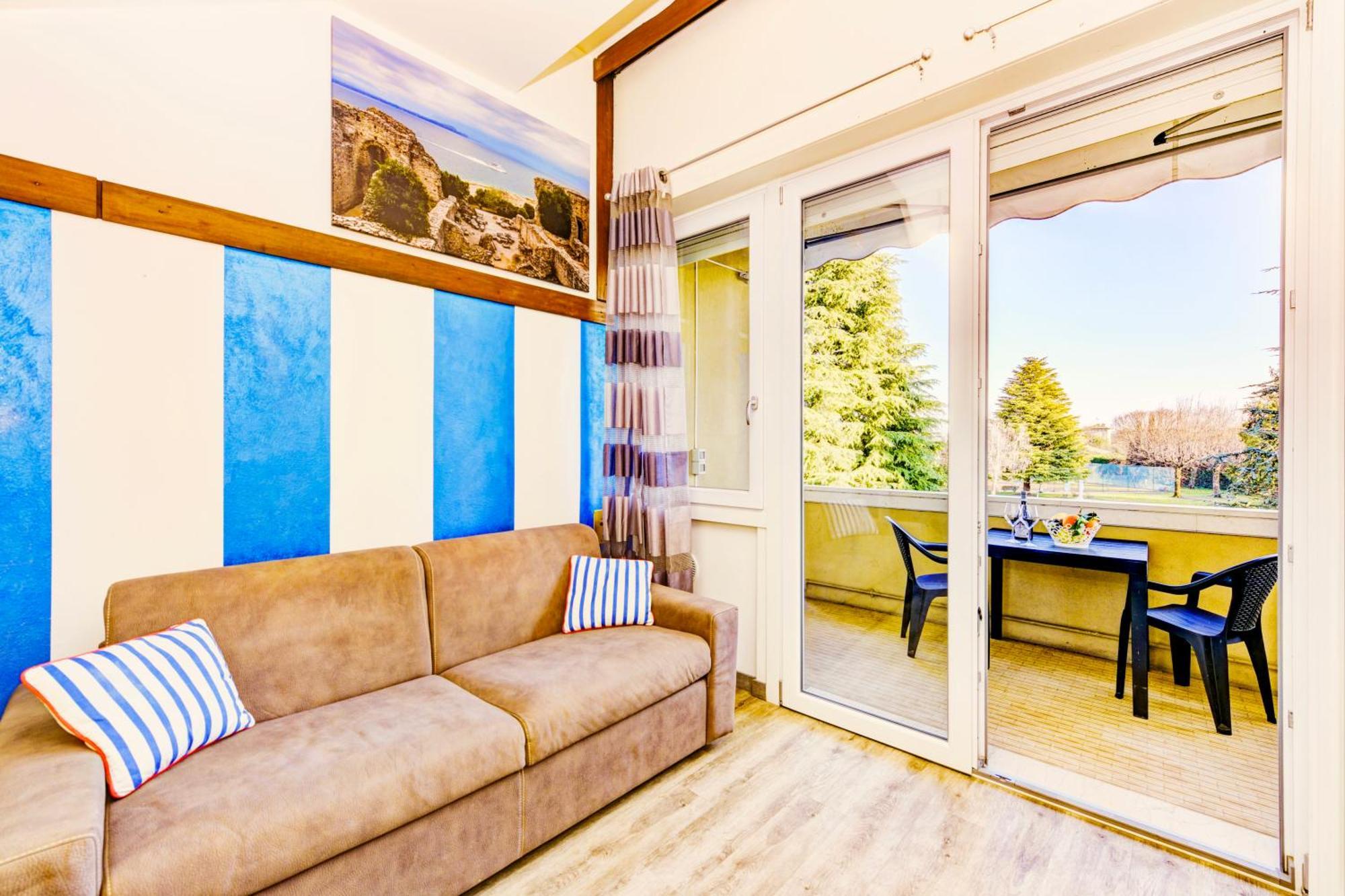 The Riva Apartment Сірміоне Екстер'єр фото